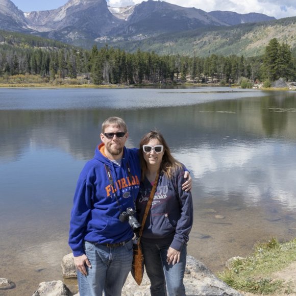 Meet your Poshers Brad and Heather - Picture 5 of 14